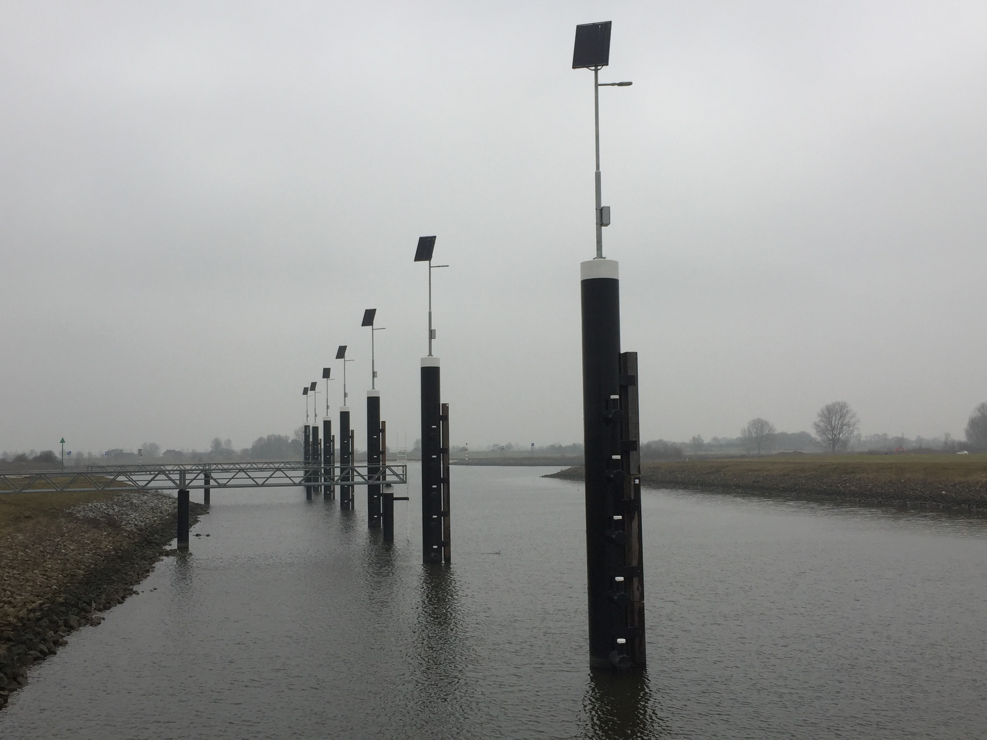 SunnyMoon Sluis Empel - maaszijde.jpg